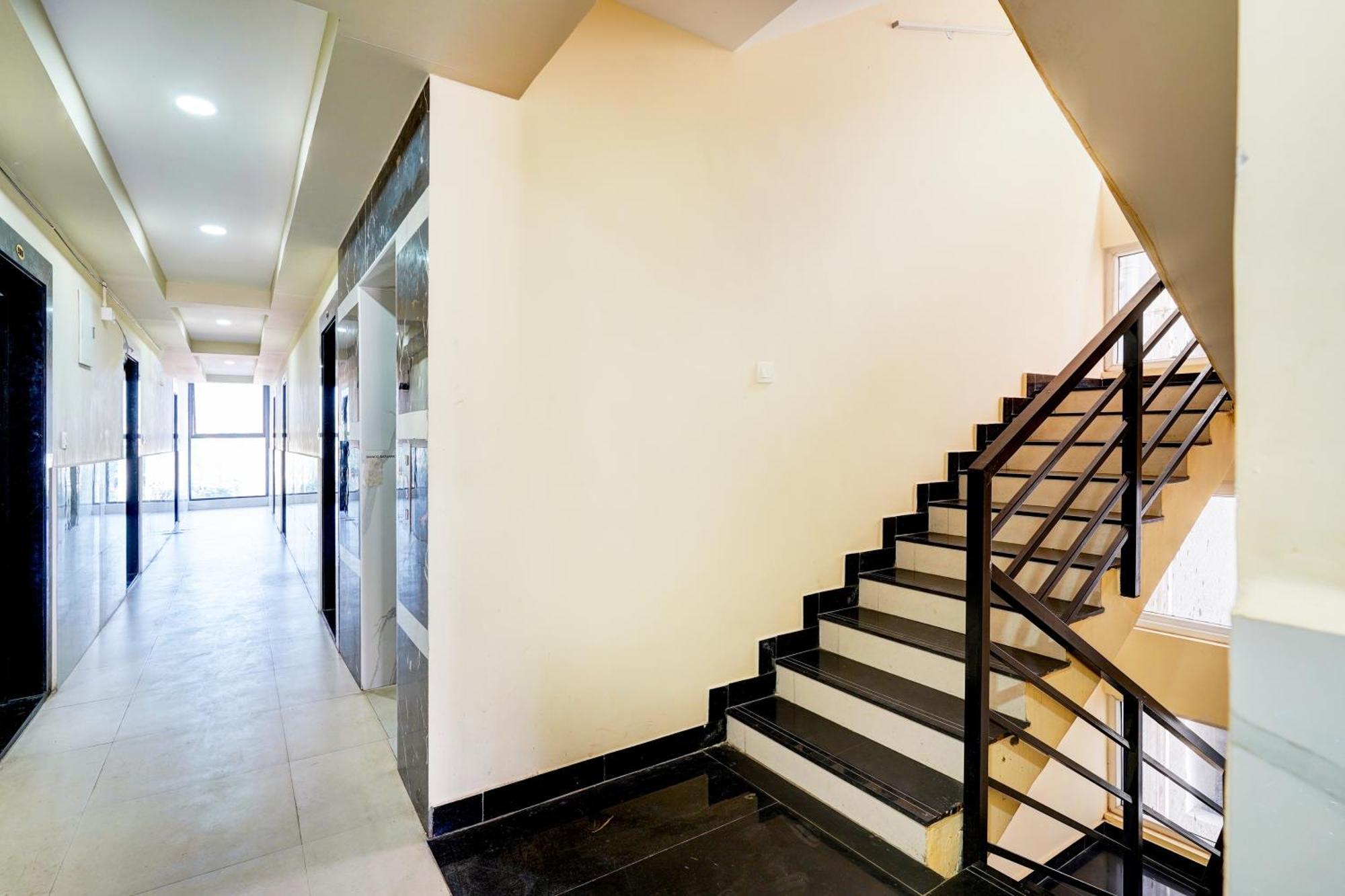 Super Hotel O Sri Vishnu Prime Opposite The Studio Salon, Kundalhalli Gate Bangalore Exterior photo
